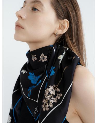 Atelier Bloom Square Silk Scarf 90 - Black/Blue