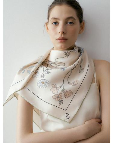 Atelier Bloom Square Silk Scarf 90 - Warm Ivory/Green Tea