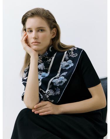 Wild Rose Square Silk Scarf 90 - Dark Navy