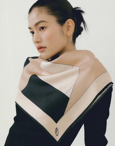 AP Square Silk Scarf 90 - Almond/Black