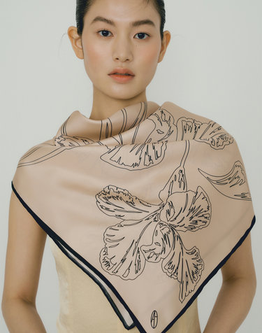 Fleur Square Silk Scarf 90 - Peach