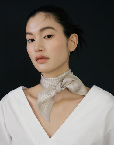 Long Twilly Silk Scarf - Houndstooth Sand