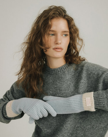 Cashmere Blend Ribbed Knit Gloves - Baby Blue/Ivory
