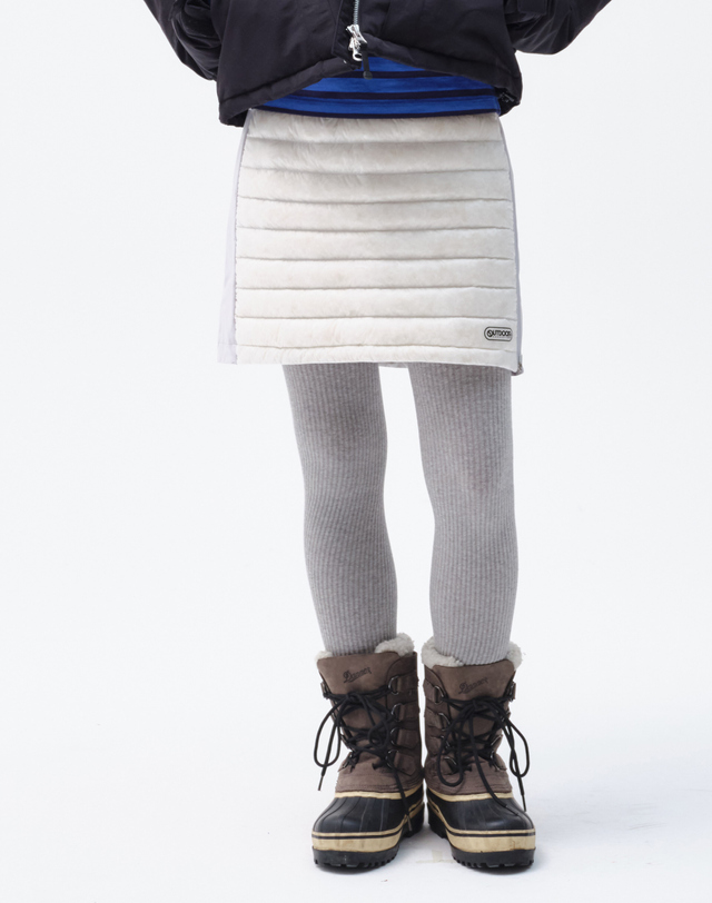 아웃도어프로덕츠 W LIGHT WEIGHT DOWN SKIRT (WHITE) 착용컷