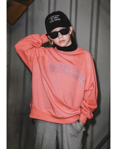 AXG5TS05CR 코랄 투모로우 아플리케 스웻 셔츠