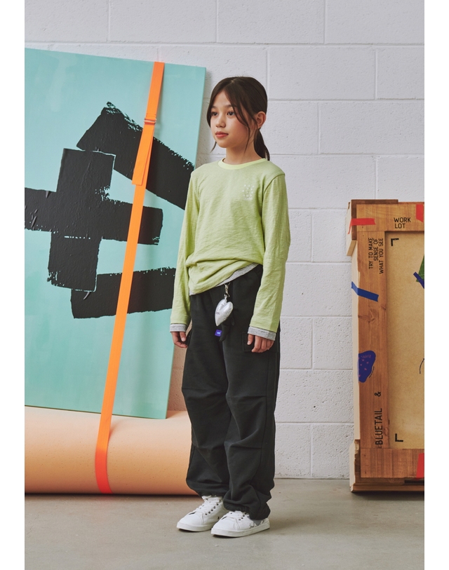 블루테일 AXG4TS01YG 레이어드 옐로우그린 티셔츠 착용컷