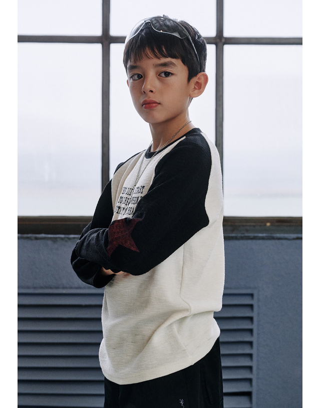 블루테일 AAA2TS02WT 화이트 배색 나염 티셔츠 착용컷