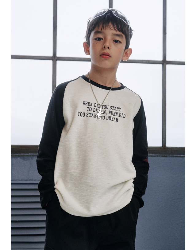 블루테일 AAA2TS02WT 화이트 배색 나염 티셔츠 착용컷