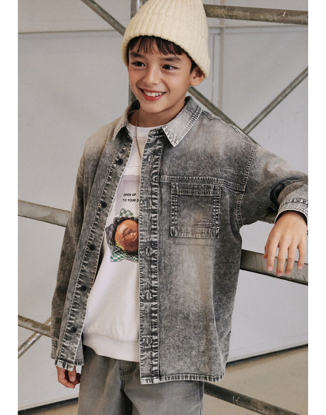 블루테일 AAA1BL01GY 그레이 데님 셔츠 착용컷