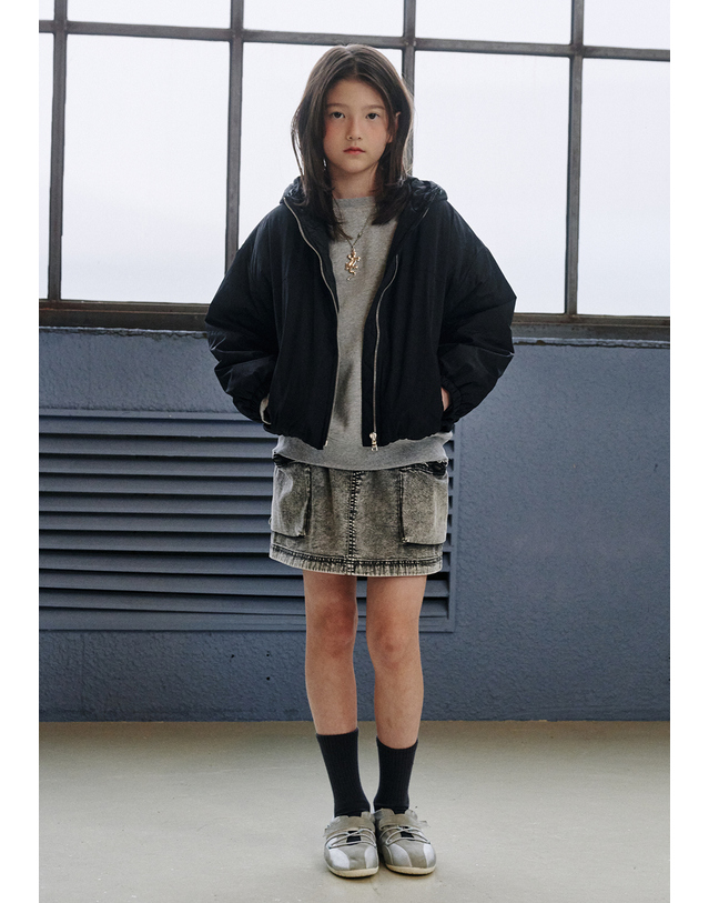 블루테일 AAA2JP02BK 블랙 화섬 점퍼 착용컷
