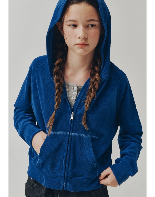 블루테일 AZB4TS06MG 플라워 프린팅 멜란지그레이 슬리브리스 착용컷