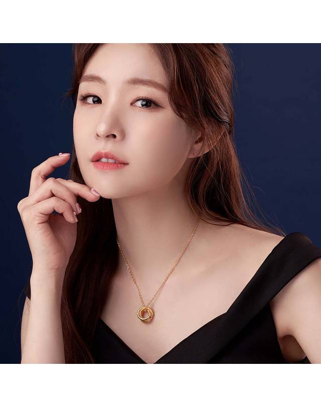 한국금다이아몬드거래소 [한국금다이아몬드] 여자 순금 목걸이 쓰리 링 블랜딩 24K 11.25g 18K장식 착용컷