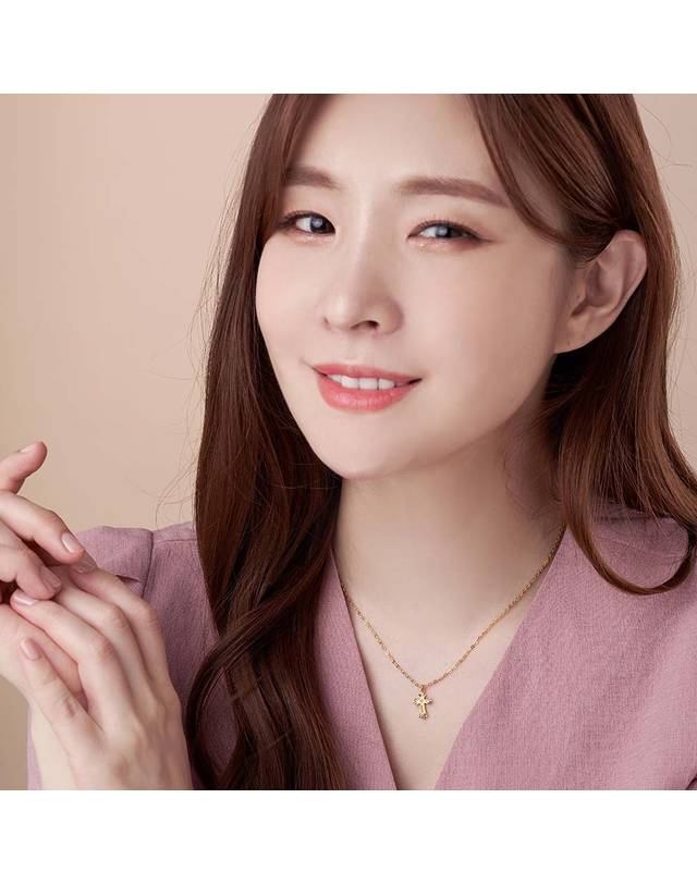 한국금다이아몬드거래소 [한국금다이아몬드] 여자 순금 목걸이 비숍 십자가 24K 3.75g 18K장식 착용컷