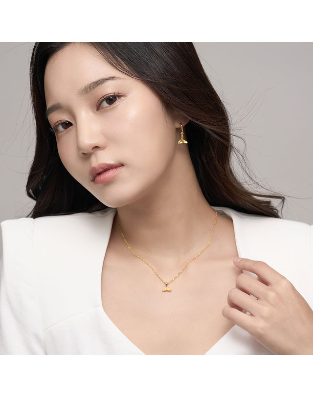 한국금다이아몬드거래소 [한국금다이아몬드] 여자 순금 목걸이 무광 고래 꼬리 24K 3.75g 18K장식 착용컷