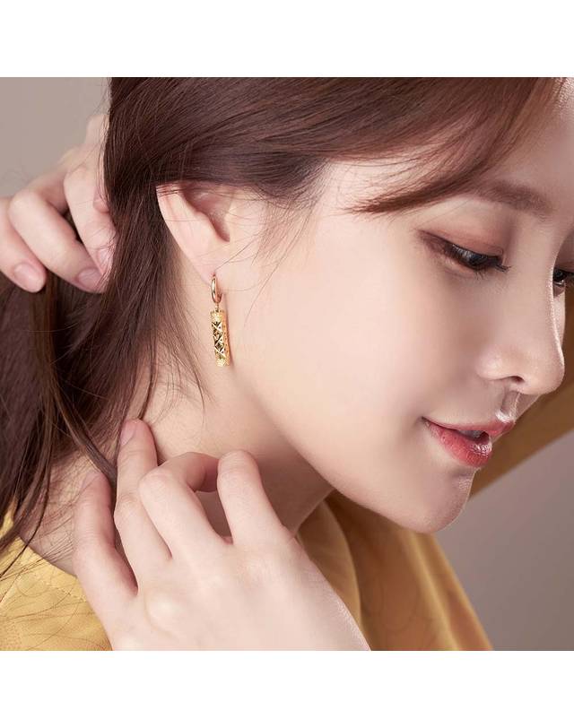 한국금다이아몬드거래소 [한국금다이아몬드] 여자 순금 원터치 귀걸이 컷 다이아 24K 3.75g 18k링 착용컷