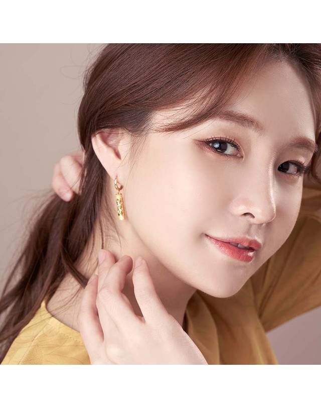 한국금다이아몬드거래소 [한국금다이아몬드] 여자 순금 원터치 귀걸이 컷 다이아 24K 3.75g 18k링 착용컷
