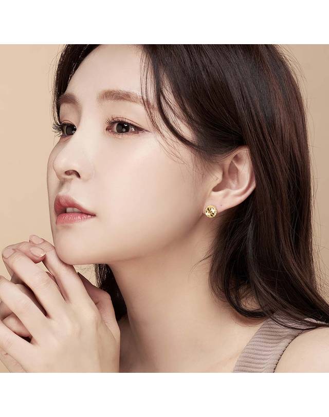 한국금다이아몬드거래소 [한국금다이아몬드] 여자 순금 침 귀걸이 꽃 컷팅 24K 1.875g 금귀걸이 착용컷