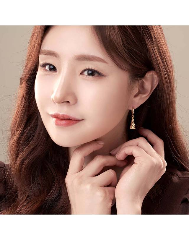 한국금다이아몬드거래소 [한국금다이아몬드] 여자 순금 원터치 귀걸이 삼각 컷팅 24K 3.75g 18k링 착용컷