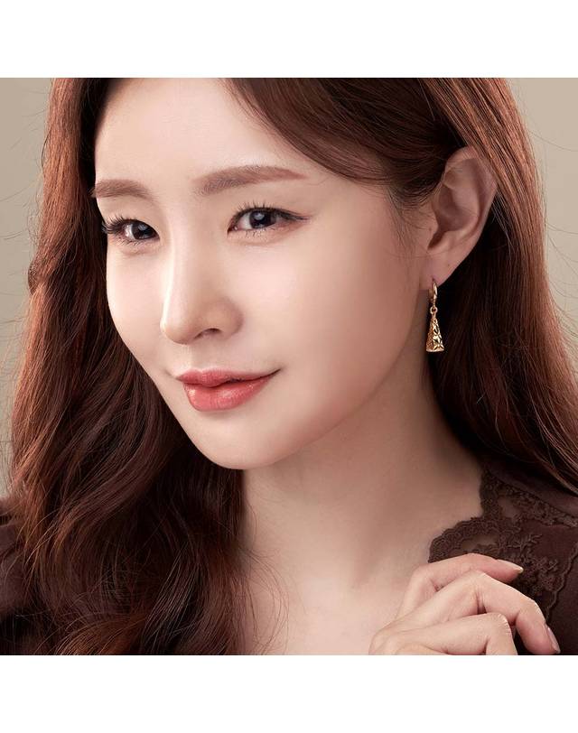 한국금다이아몬드거래소 [한국금다이아몬드] 여자 순금 원터치 귀걸이 삼각 컷팅 24K 3.75g 18k링 착용컷