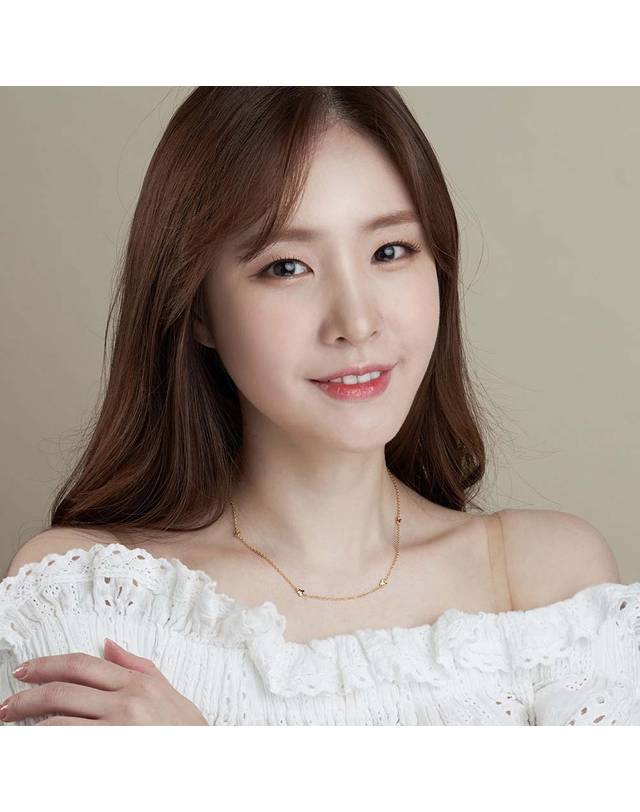 한국금다이아몬드거래소 [한국금다이아몬드] 여자 순금 목걸이 체인 나비 24K 3.75g 18K장식 착용컷