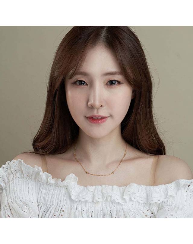 한국금다이아몬드거래소 [한국금다이아몬드] 여자 순금 목걸이 체인 나비 24K 3.75g 18K장식 착용컷