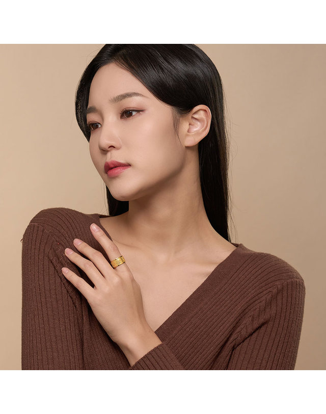 한국금다이아몬드거래소 [한국금다이아몬드] 순금 반지 24K 금반지 사각 옴자 11.25g 착용컷