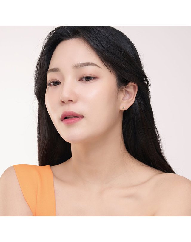 한국금다이아몬드거래소 [한국금다이아몬드] 순금 한쪽 귀걸이 24K 미니 큐빅 밀그레인 4종 택1 착용컷