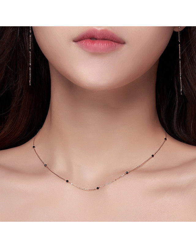 한국금다이아몬드 [모아르] 14K 목걸이 체인 레이어드 블랙 스피넬 착용컷