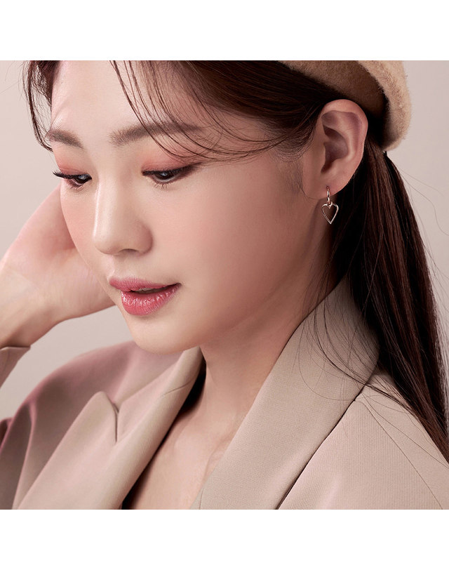 한국금다이아몬드 [모아르] 14K 귀걸이 원터치 드롭 링 심플 라인 착용컷