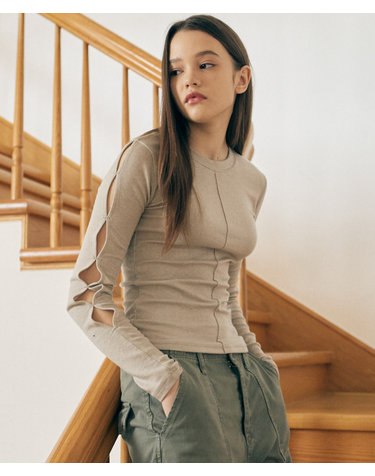 PINTUCK SLASH LONG SLEEVE_KHAKI BEIGE