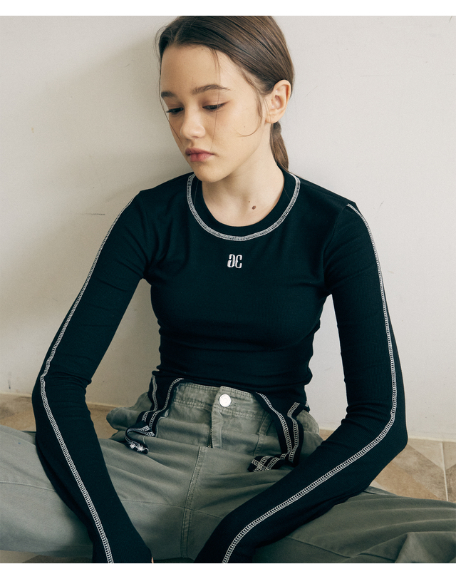 아트스피크하우스 BODY SHAPE LONG SLEEVE_BLACK 블랙 착용컷