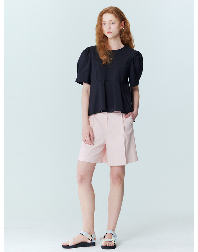 오프닝선샤인 Back Ribbon Detail Peplum Blouse_Black 착용컷