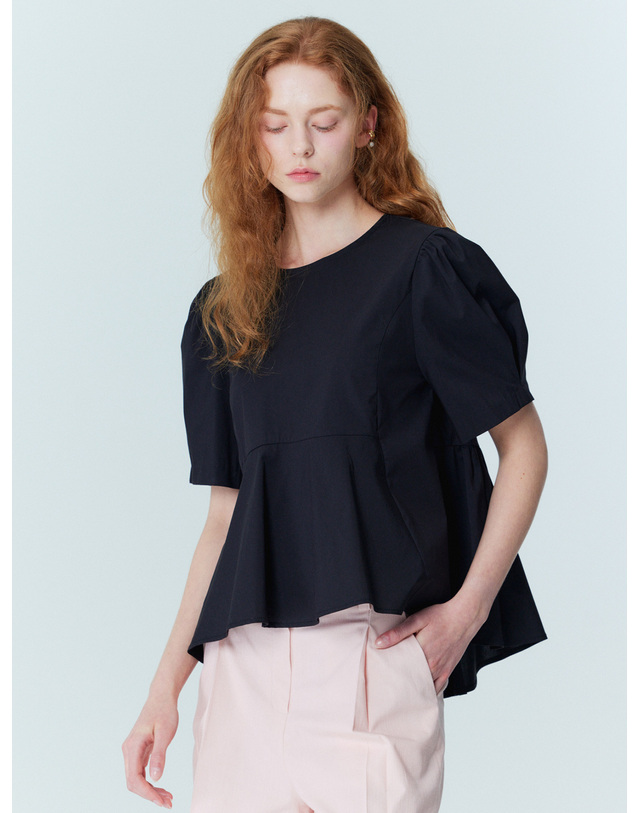 오프닝선샤인 Back Ribbon Detail Peplum Blouse_Black 착용컷