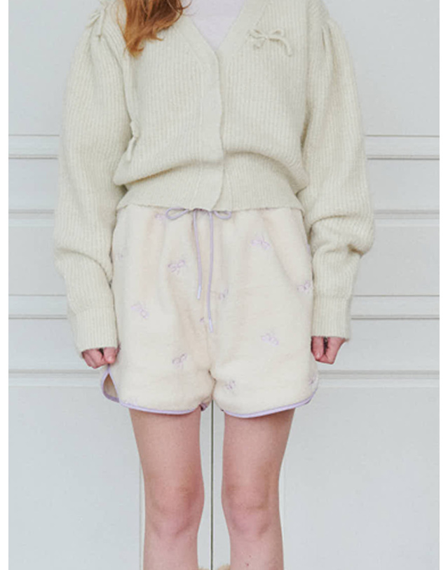 오프닝선샤인 Ribbon Pointed Fleece Short-pants_Ivory 아이보리 착용컷