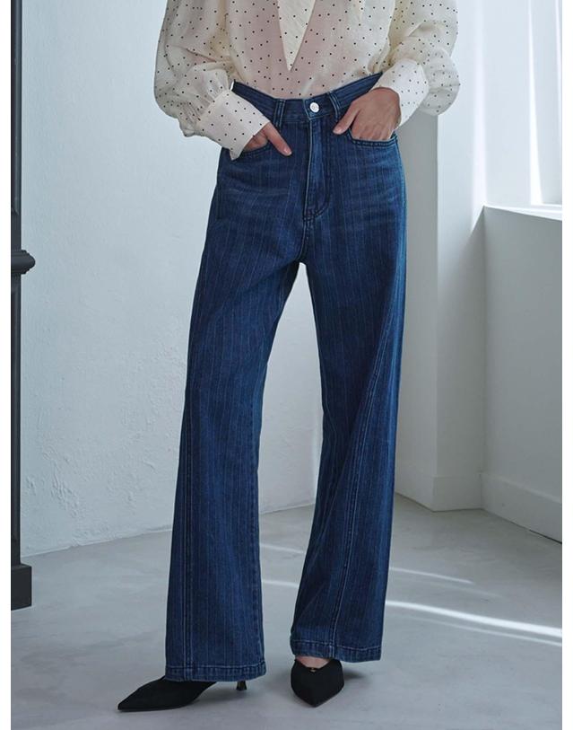 오프닝선샤인 Low-rise Striped Denim Pants_Deep blue 착용컷