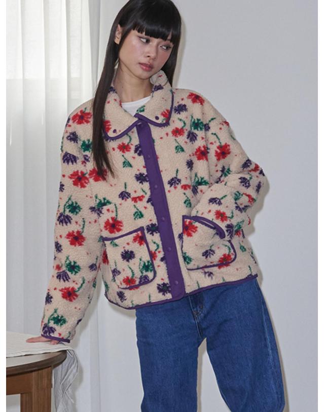 오프닝선샤인 Flower Pattern Fleece Jacket_Beige 착용컷