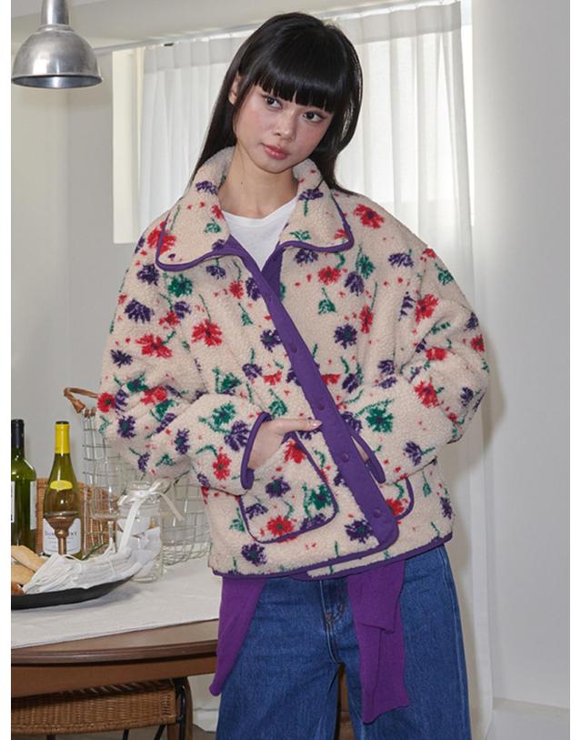오프닝선샤인 Flower Pattern Fleece Jacket_Beige 착용컷