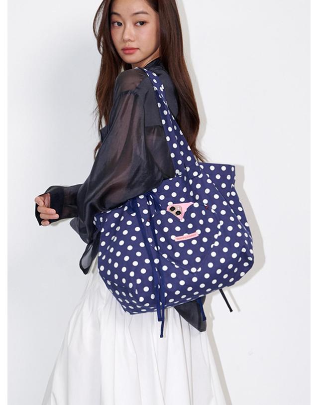 오프닝선샤인 Heart Pocket Big Eco Bag Dot Navy 착용컷