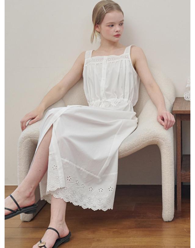 오프닝선샤인 Eyelet Lace Cotton Maxi Dress White 착용컷
