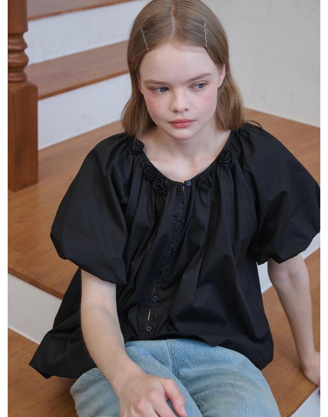 오프닝선샤인 Rose Corsage Balloon Sleeve Shirring Blouse Black 착용컷