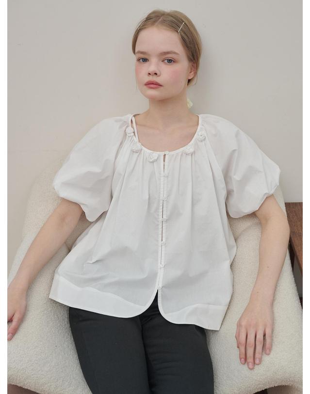 오프닝선샤인 Rose Corsage Balloon Sleeve Shirring Blouse White 착용컷