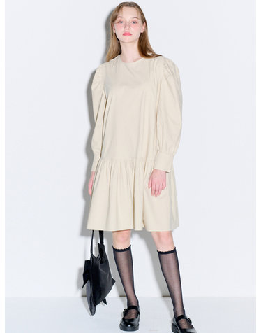 Back ribbon long sleeve shirring mini dress_Cream