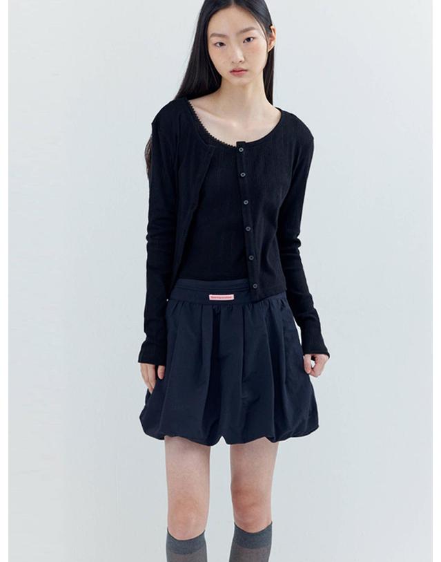 오프닝선샤인 Eyelet Long sleeve Cropped Cardigan_Black 착용컷
