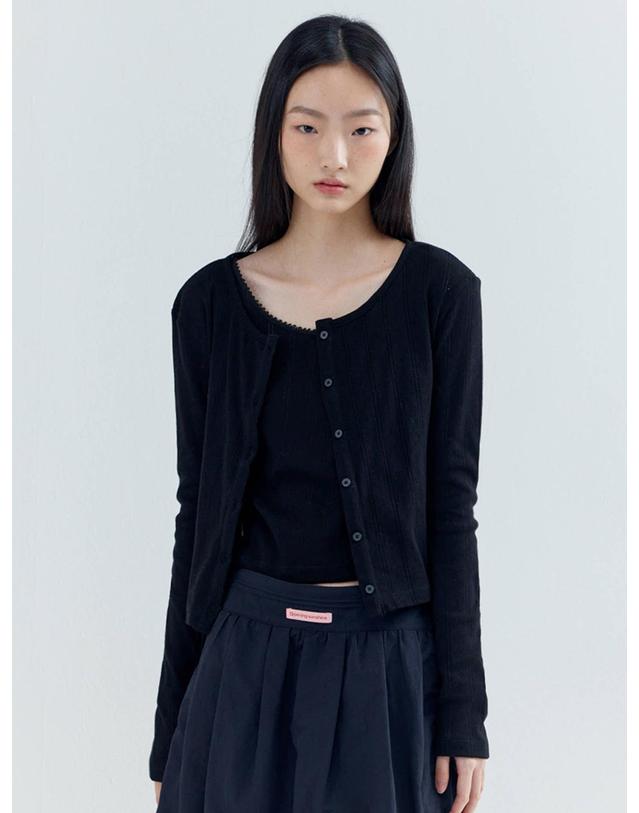 오프닝선샤인 Eyelet Long sleeve Cropped Cardigan_Black 착용컷