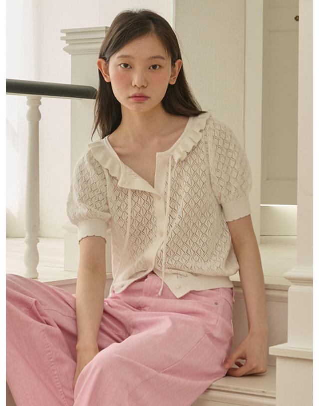 오프닝선샤인 Ruffle Collar Cropped Knit Cardigan_White 착용컷