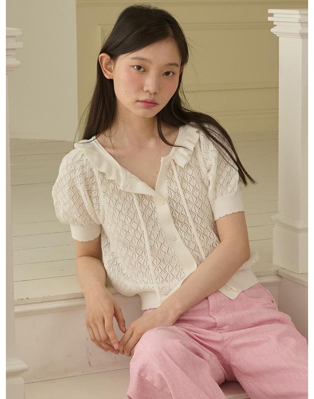 오프닝선샤인 Ruffle Collar Cropped Knit Cardigan_White 착용컷