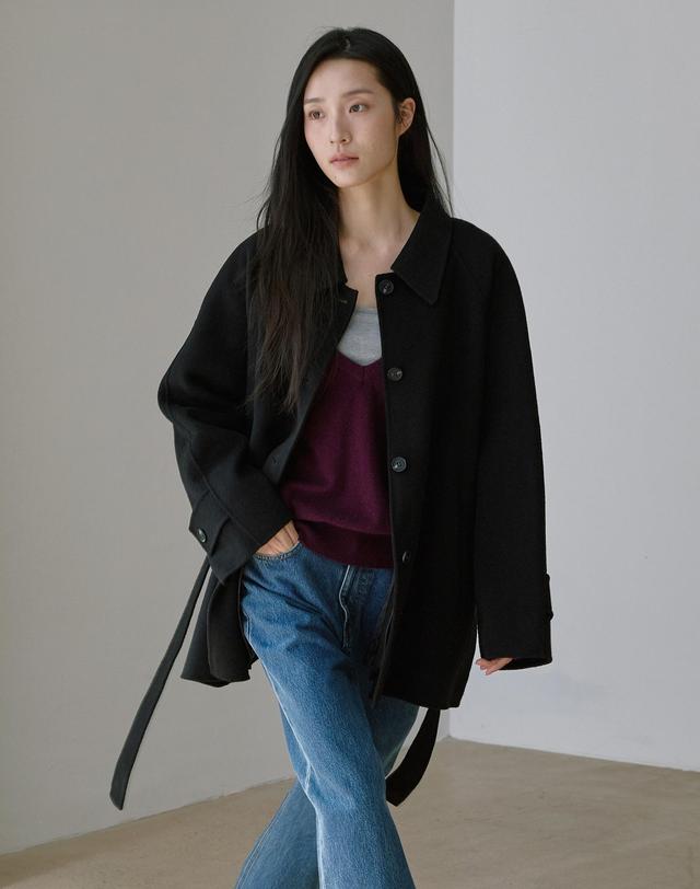 몽돌 캐시미어 울 핸드메이드 하프 코트 블랙 MDCT013BLACK 착용컷