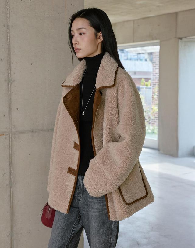 몽돌 리버시블 스웨이드 무스탕 브라운 MDJK038BROWN 착용컷
