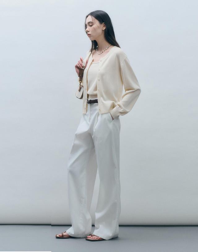 몽돌 [SET] 린넨 라운드넥 가디건 오트밀 MDCD043OATMEAL 착용컷