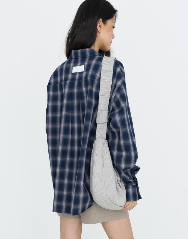 몽돌 로고 포인트 오버핏 체크 셔츠 네이비 MDSH031NAVY 착용컷